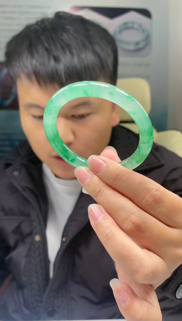 【闪购商品】石英质玉手镯未镶嵌非洲翠手镯多样性发货