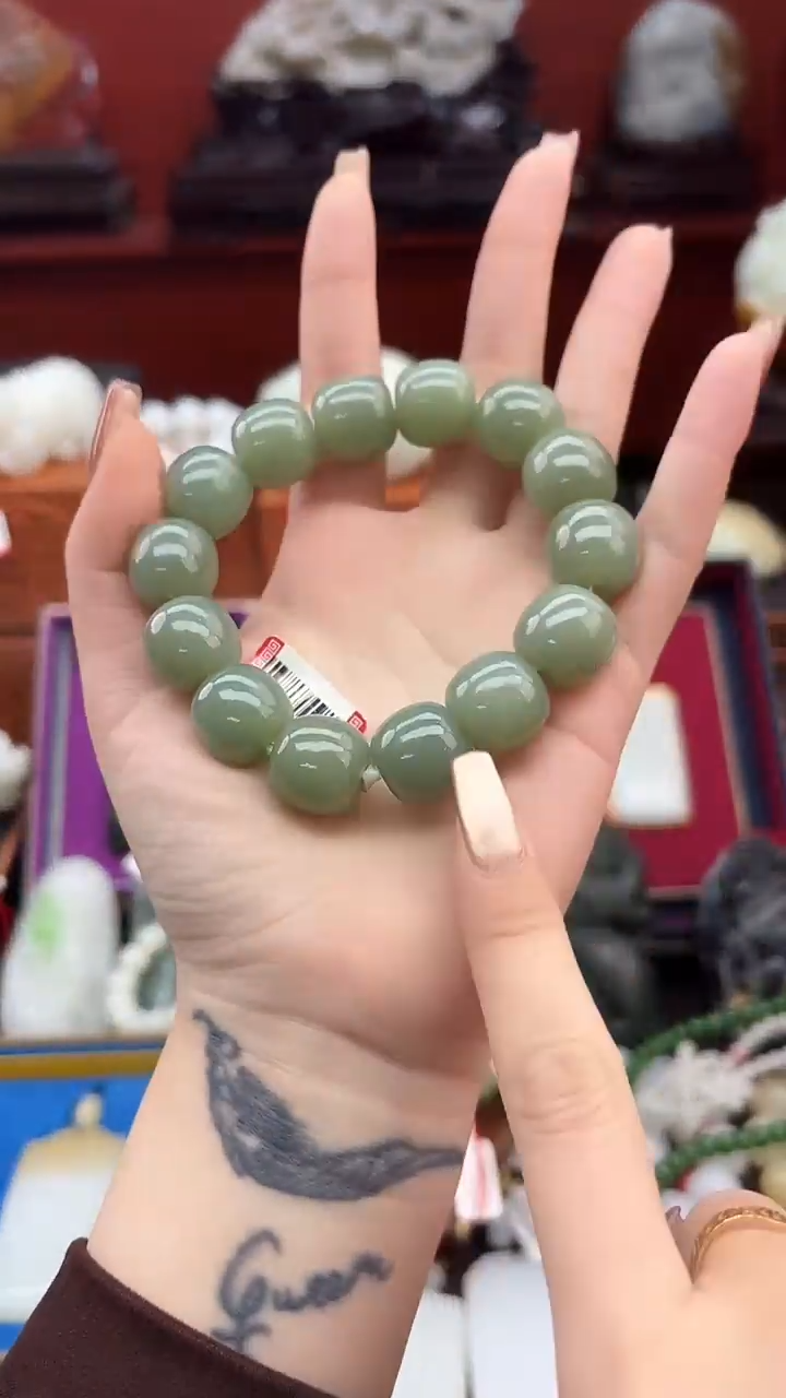 未镶嵌手串和田玉董小姐推荐 多样性发货 拍一发一qml16