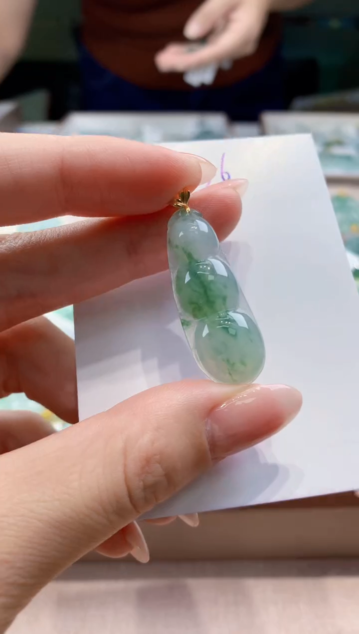 翡翠未镶嵌颈饰天然缅甸a货翡翠