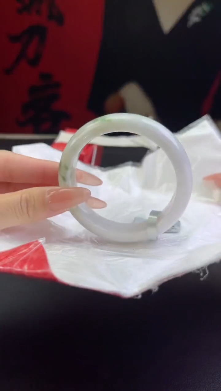 【闪购商品】翡翠手镯未镶嵌翡翠手镯