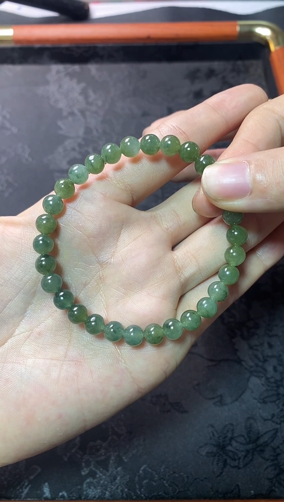 未镶嵌定制翡翠黄绿飘花手串卡6.4