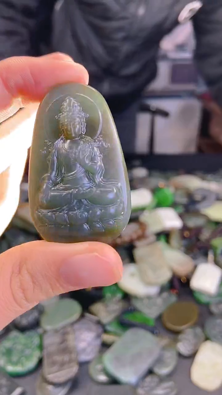 颈饰未镶嵌和田玉1