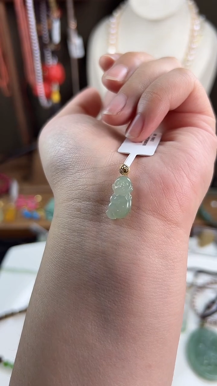 【闪购商品】翡翠颈饰18K金镶嵌小猴