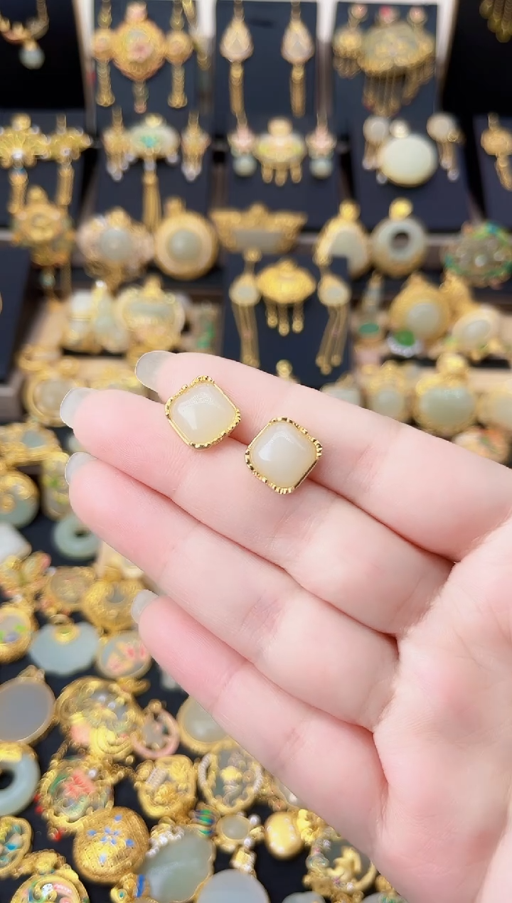 颈饰银S925镀金镶嵌和田玉珐琅莲花面包耳钉