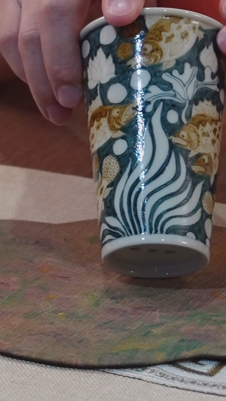 青花釉里金-满踏九鲑可乐杯