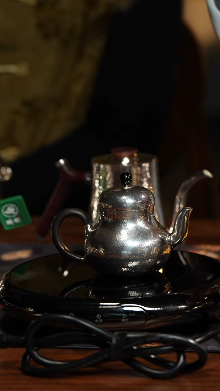 【闪购商品】D呆坐银壶如意梨形