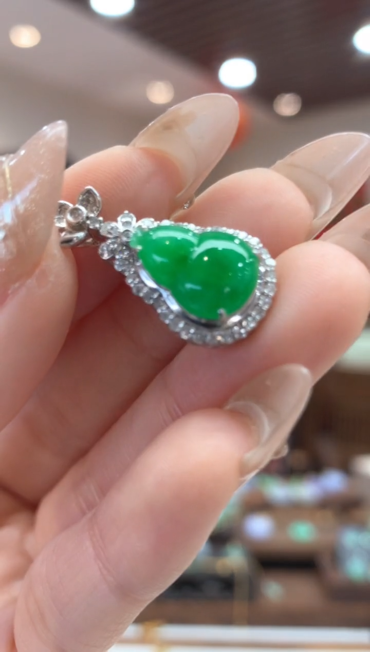 【闪购商品】翡翠吊坠(不含链)18K金镶嵌葫芦