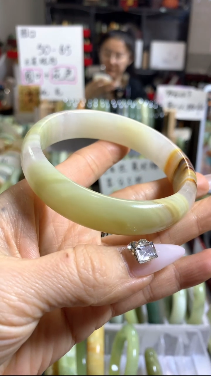 未镶嵌手镯蓝田玉（蛇纹石化大理石玉）10 62+ 包容