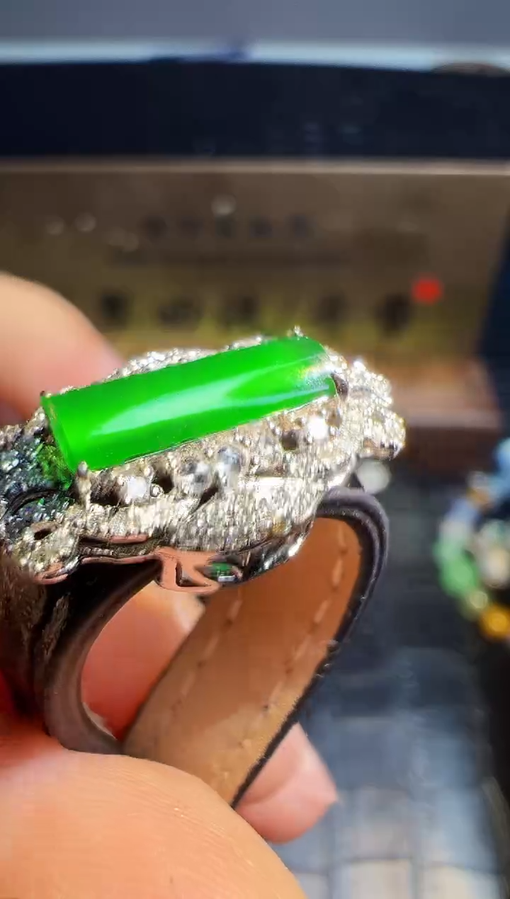 【闪购商品】翡翠手链18K金镶嵌翡翠回流