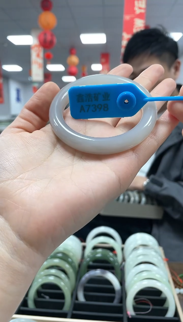 【闪购商品】和田玉手镯未镶嵌圈 A7398 烟紫藕粉手镯一条