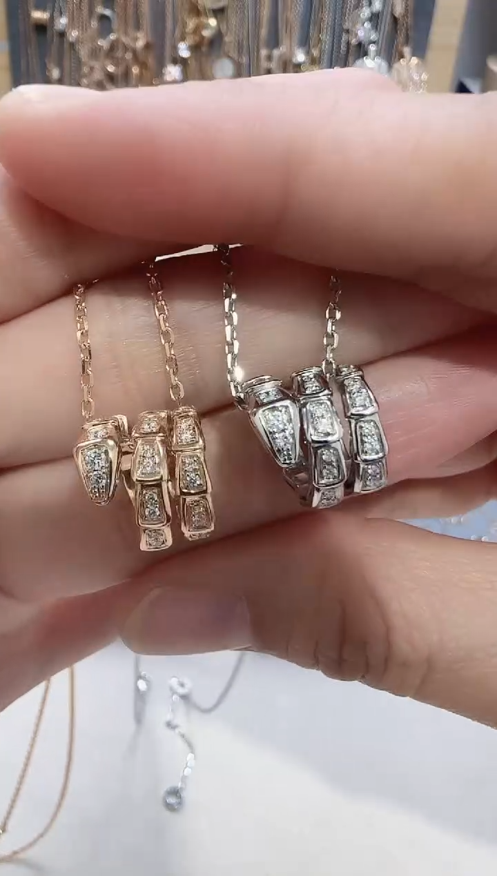 【闪购商品】天然钻石颈饰18K金镶嵌多样性发货发其一