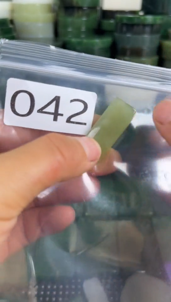 和田玉未镶嵌珠宝半成品牌子