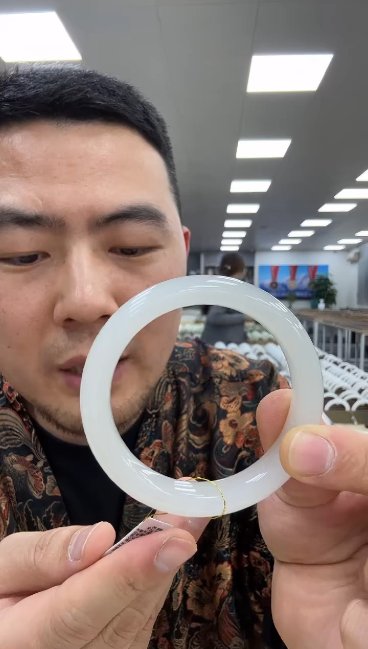 【闪购商品】和田玉手镯未镶嵌57  953