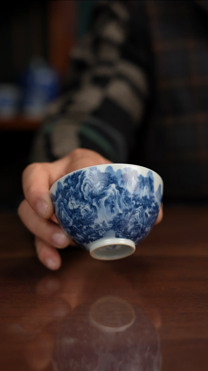 景琳藏青花秋山萧寺图