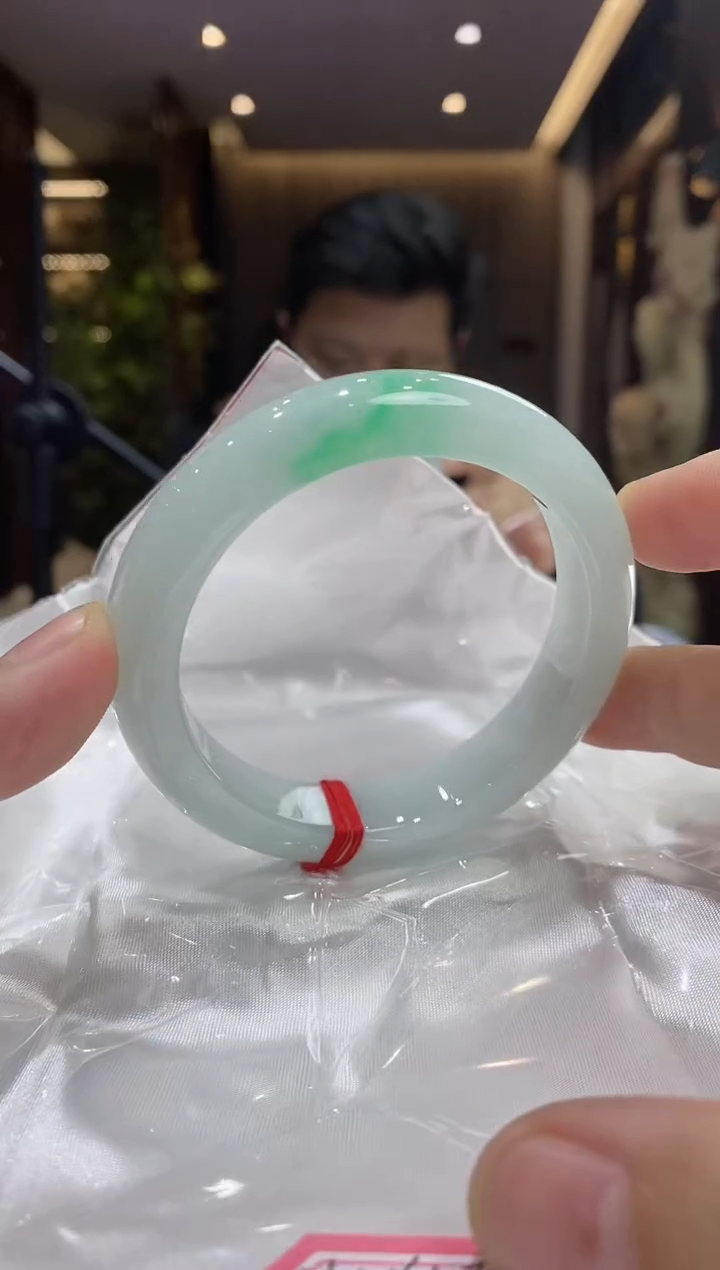 【闪购商品】翡翠手镯未镶嵌2号圈口57