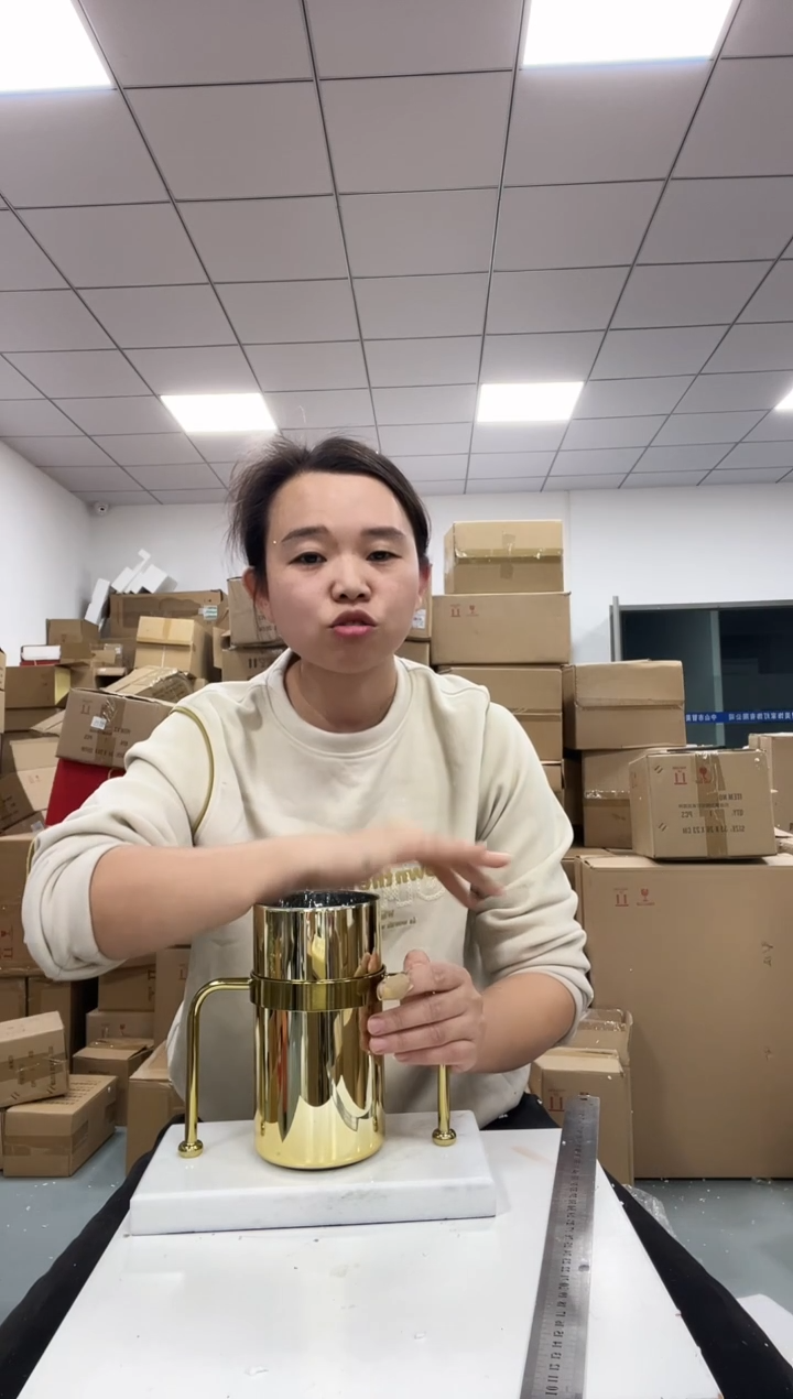 树脂金腰带花瓶摆件