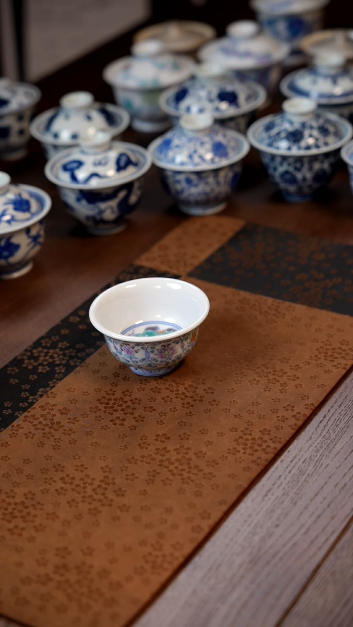 【闪购商品】斗彩缠枝压手111111111