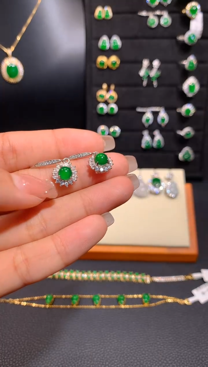 【闪购商品】翡翠耳饰银S925镶嵌多样性