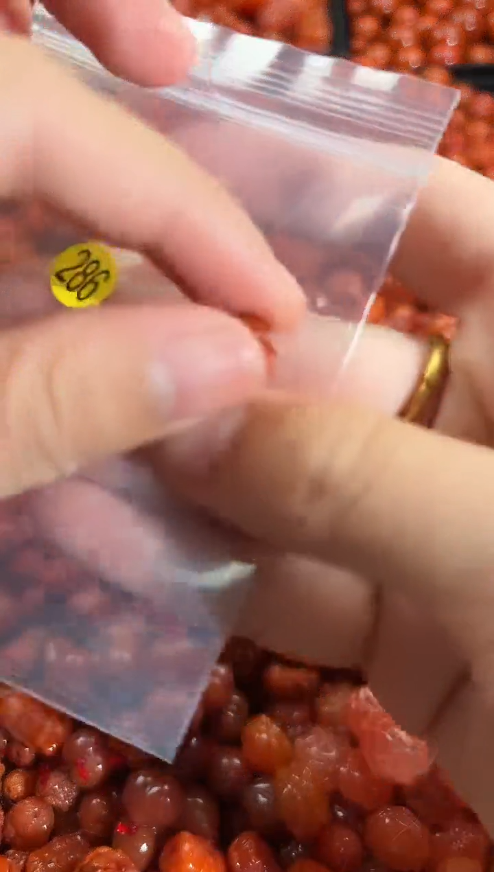 颈饰未镶嵌南红玛瑙1