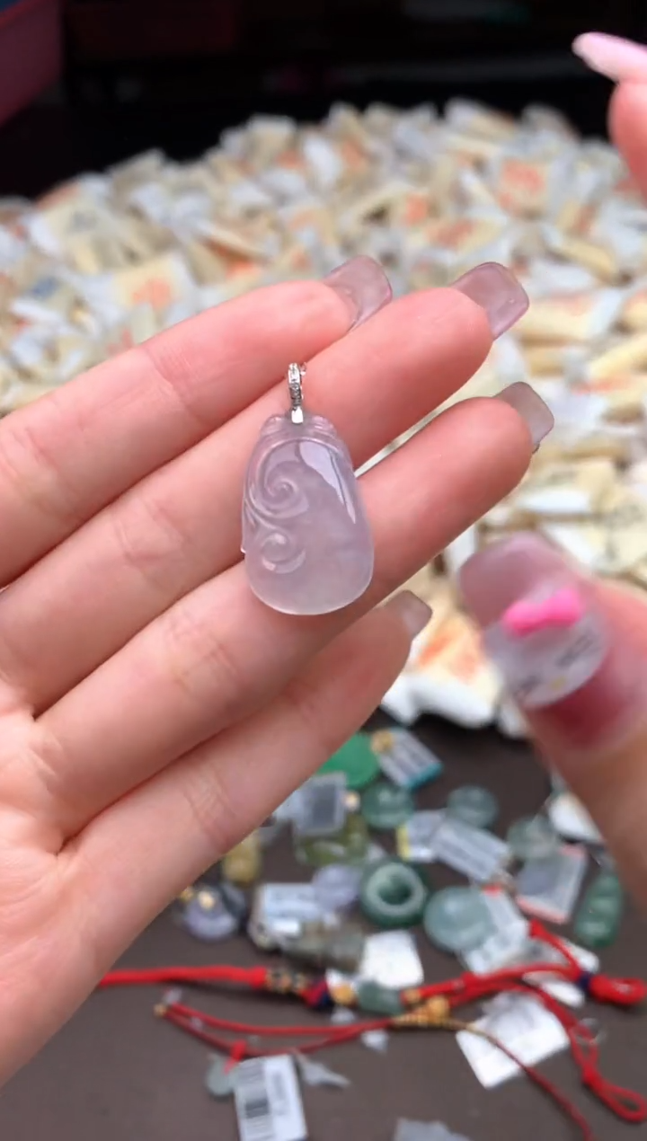 【闪购商品】翡翠挂件18K金镶嵌—