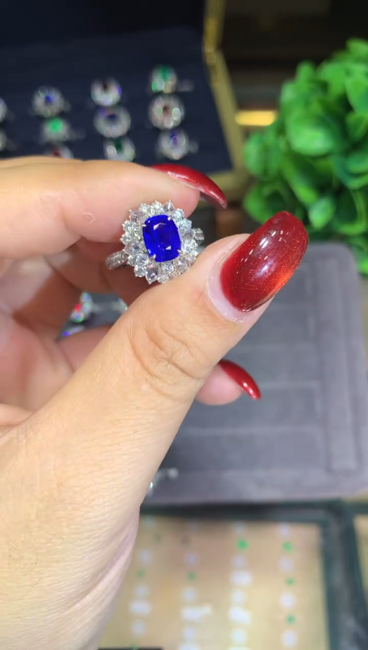 戒指蓝宝石18K金镶嵌2.13ct