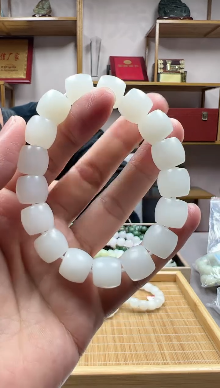 【闪购商品】和田玉手链未镶嵌13黑山料