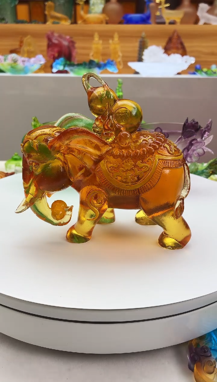 手工艺品琉璃琥珀色大象摆件15*14.5公分