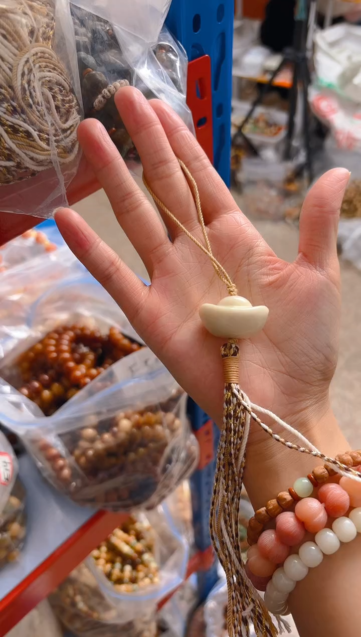 吊坠菩提根/象牙果元宝挂件