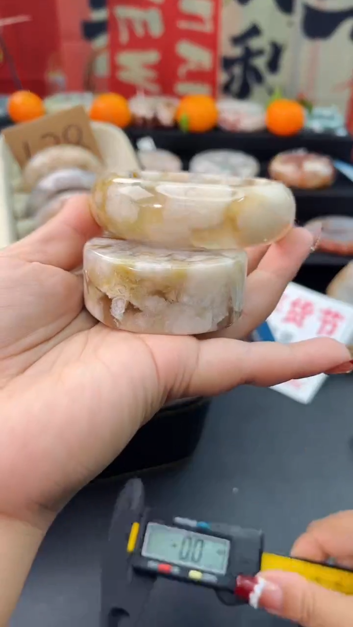 【闪购商品】石英质玉手镯未镶嵌赠送镯心（59圈口）