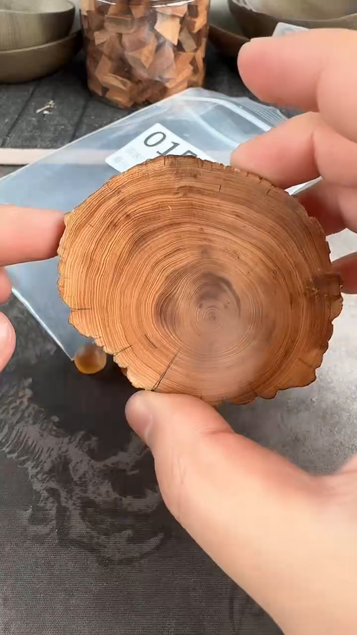 【闪购商品】柏木（崖柏）木雕150号陈化黑油单颗3颗