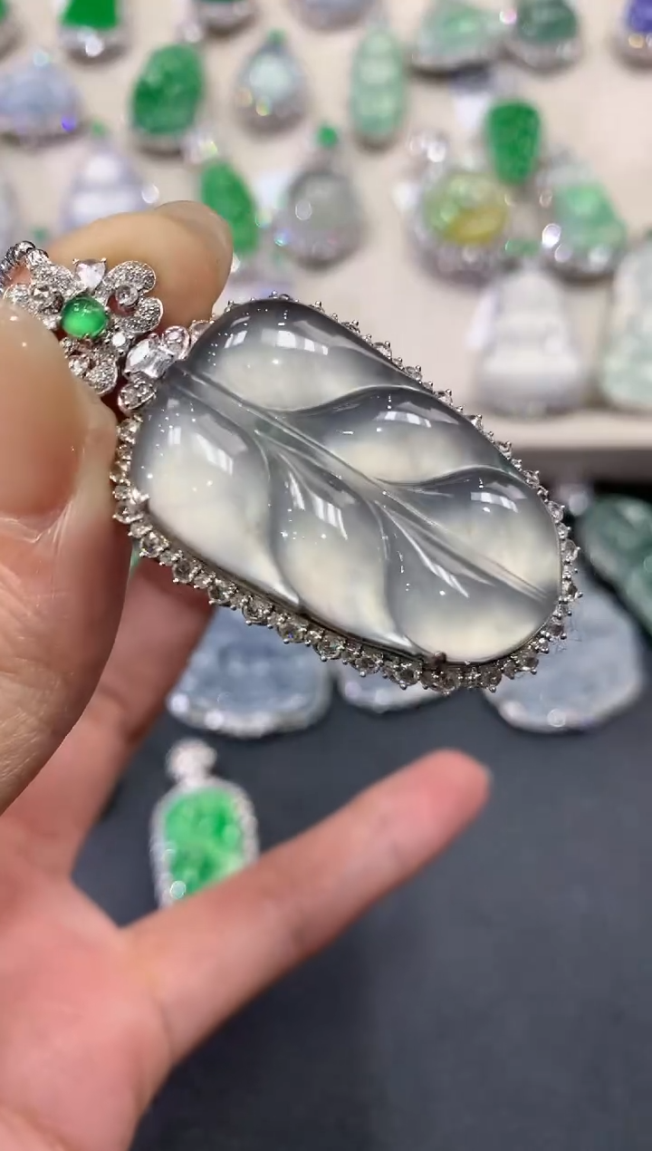 【闪购商品】翡翠吊坠(不含链)18K金镶嵌q117