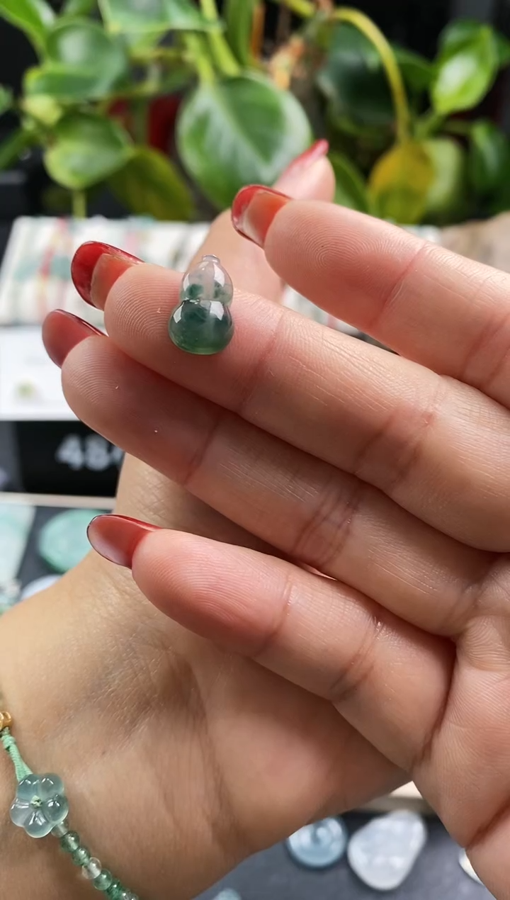 【闪购商品】翡翠裸石翡翠葫芦