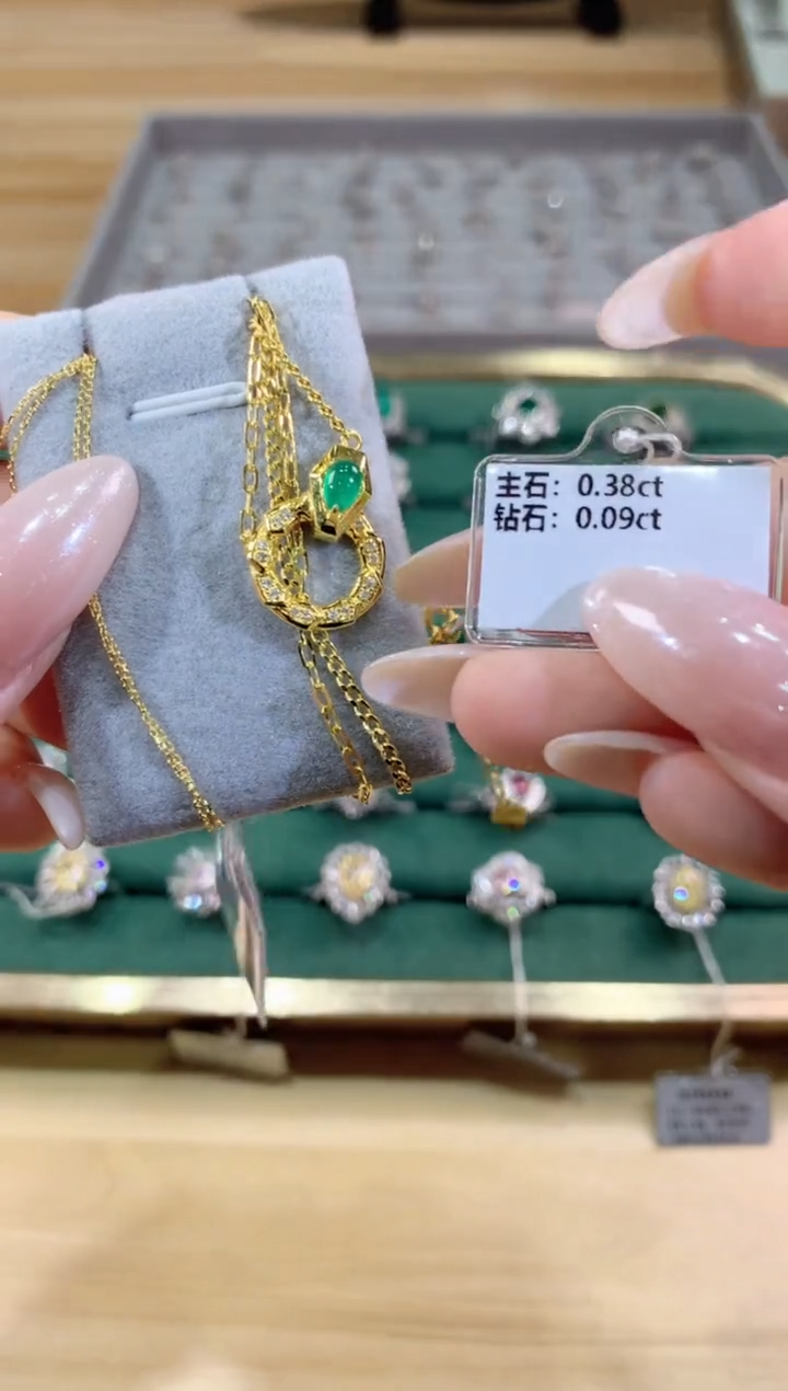 18K金镶嵌项链红宝石项链