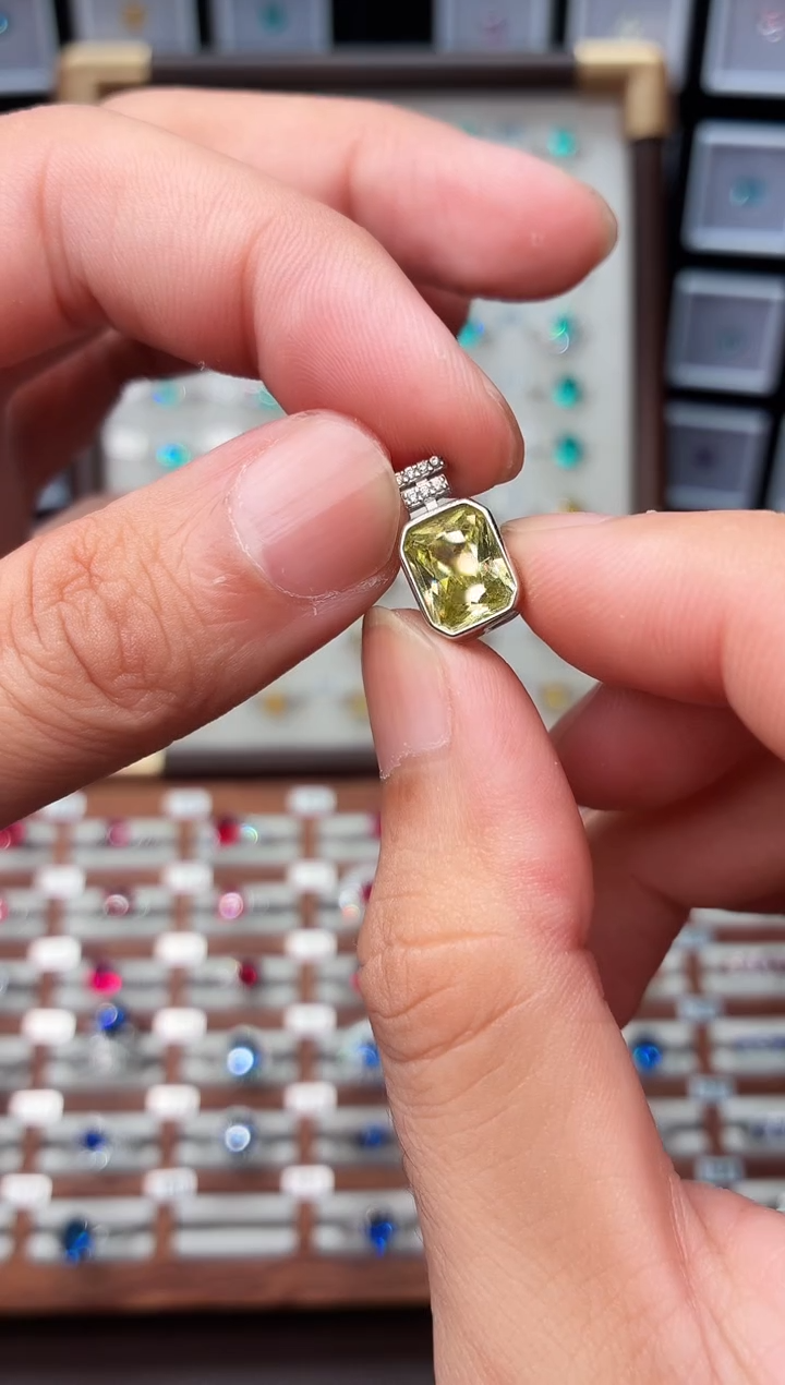 吊坠(赠链)银S925镶嵌金绿宝石1111