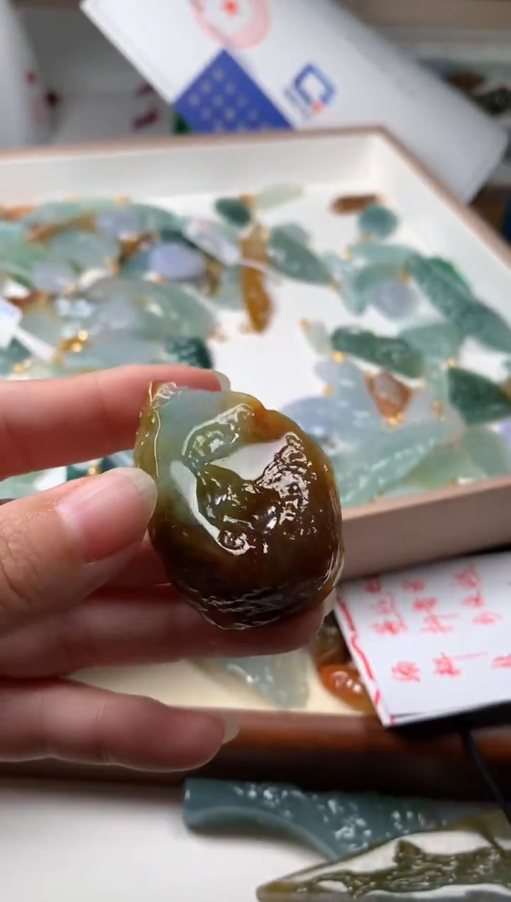 【闪购商品】翡翠颈饰未镶嵌吊坠