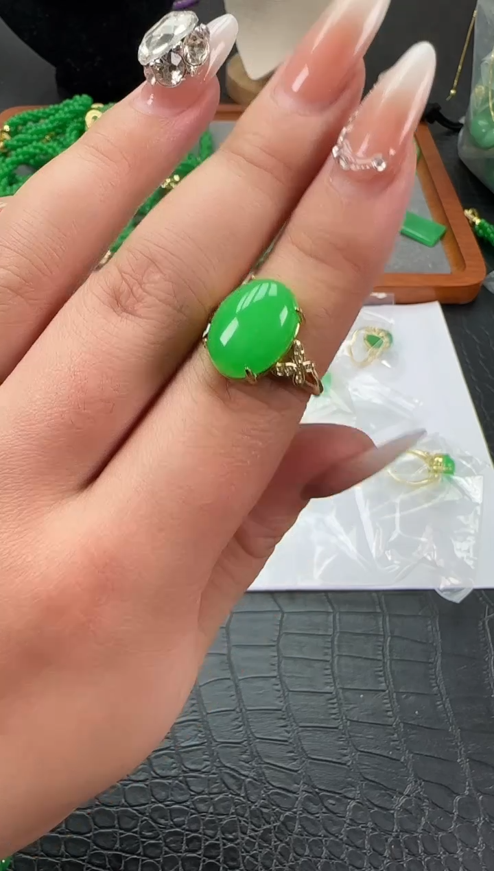 未镶嵌翡翠耳饰蛋面蝴蝶戒指