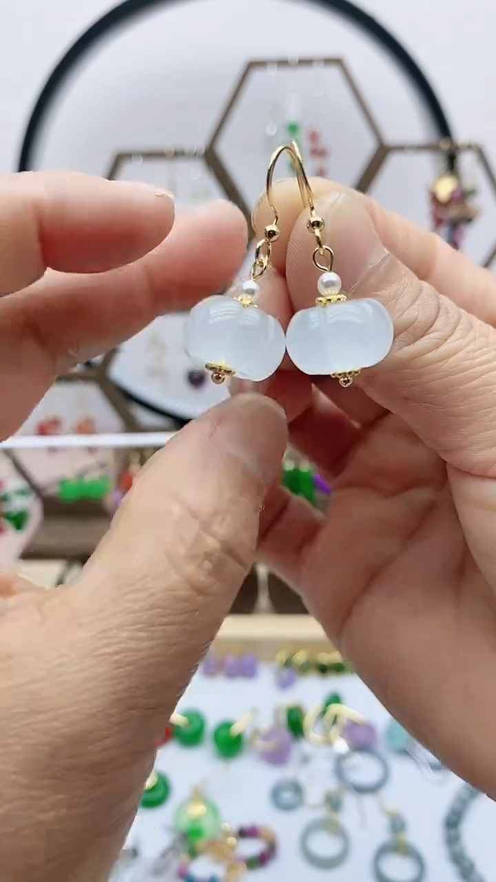 未镶嵌石英质玉（天山翠）耳饰648