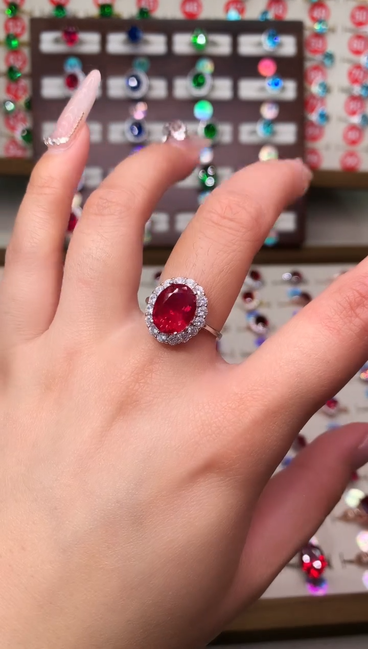 无925银典藏 轻奢 鸽血红红色系9*11戴妃银托戒指