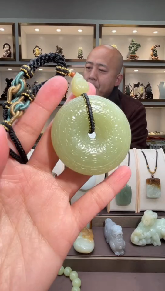 颈饰未镶嵌和田玉苏