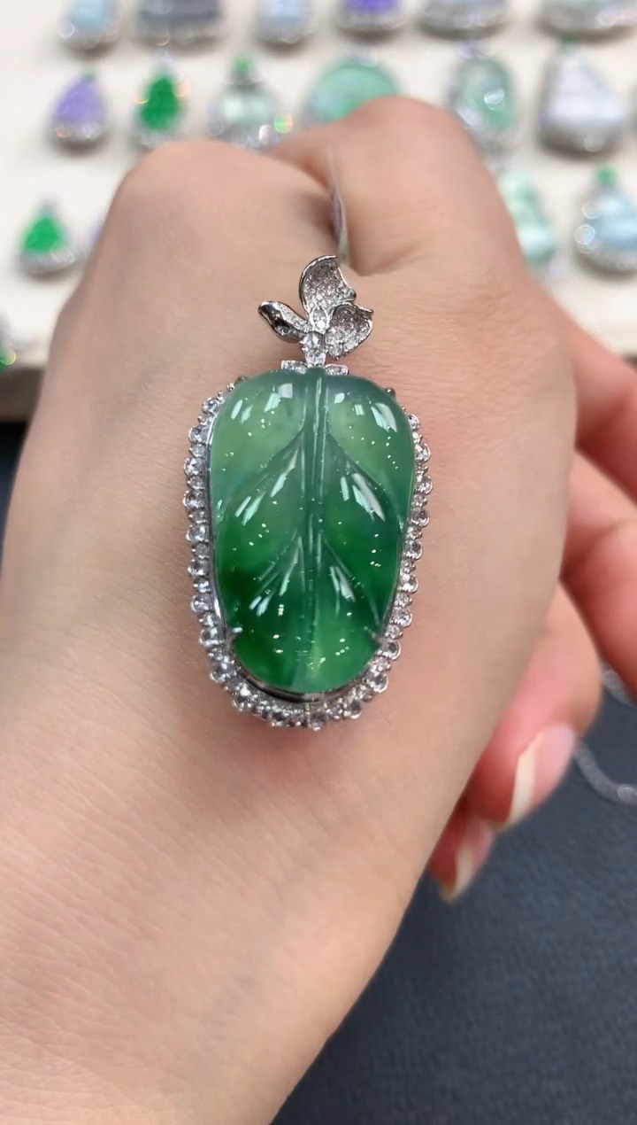 【闪购商品】翡翠吊坠(不含链)18K金镶嵌n42       