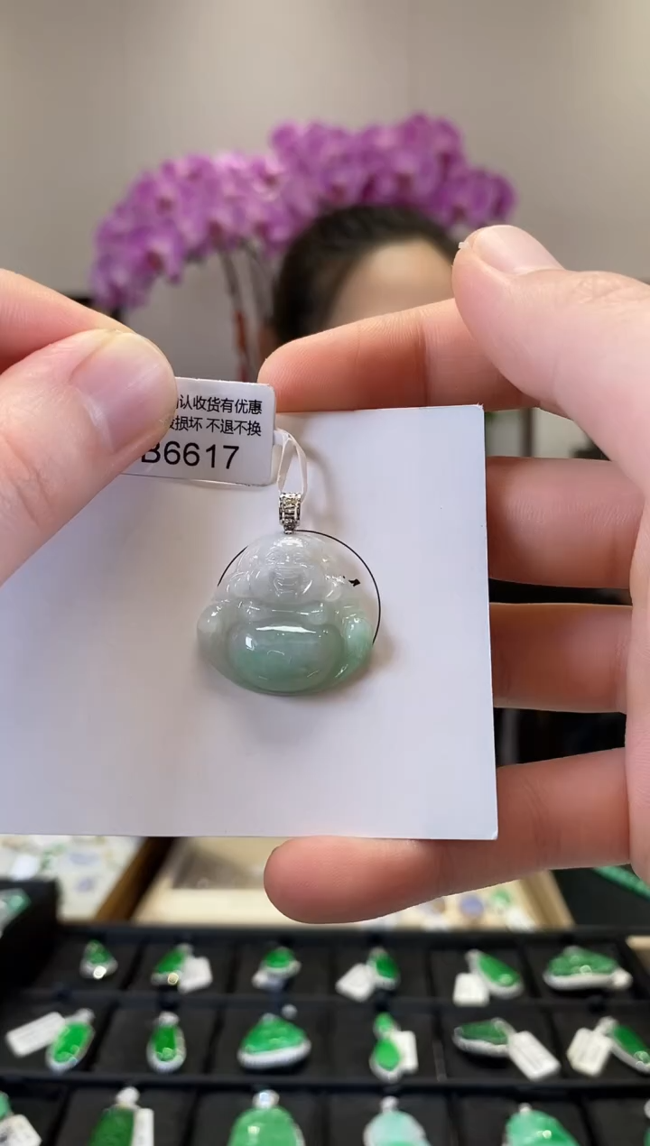 【闪购商品】翡翠18K金镶嵌颈饰B6617 佛公 含运营费