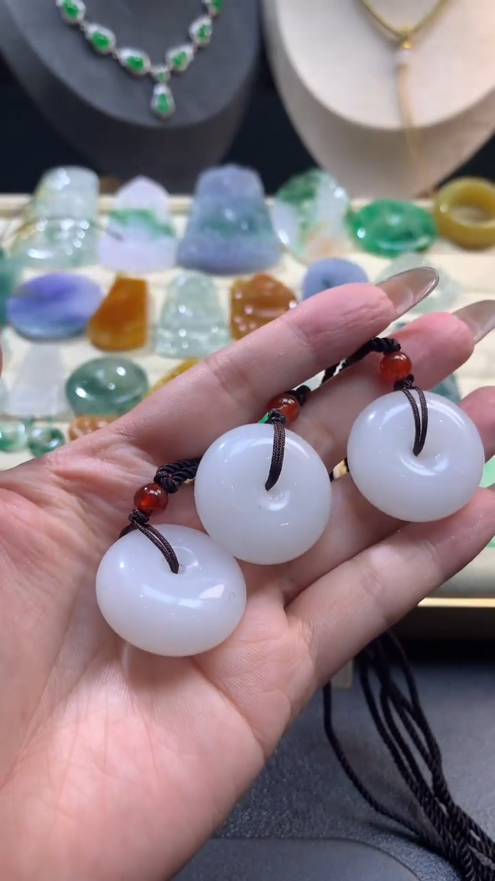 【闪购商品】石英质玉颈饰未镶嵌石英多样性发