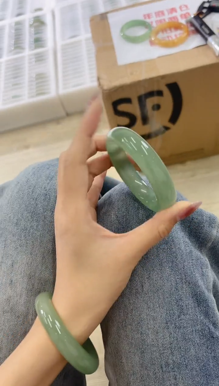 未镶嵌手镯石英质玉90-53D