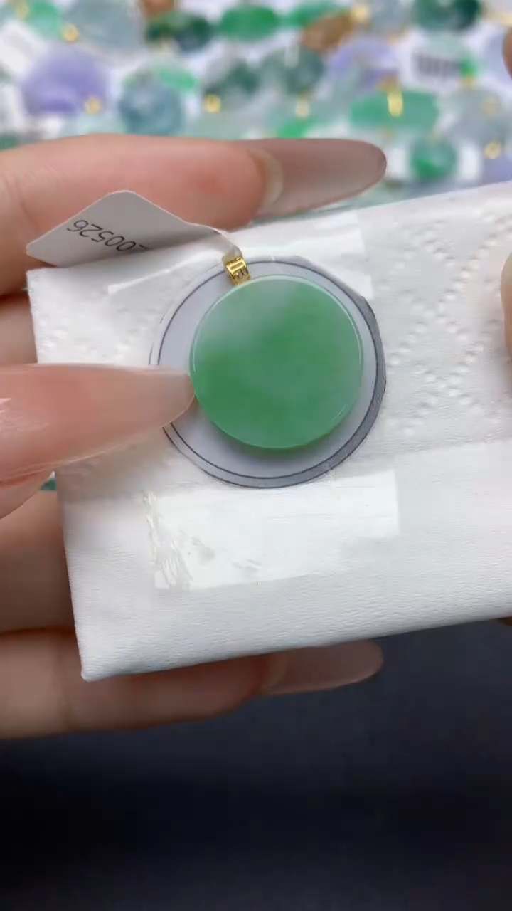 翡翠18K金镶嵌颈饰天然缅甸a货翡翠百元以上9元证书费自理