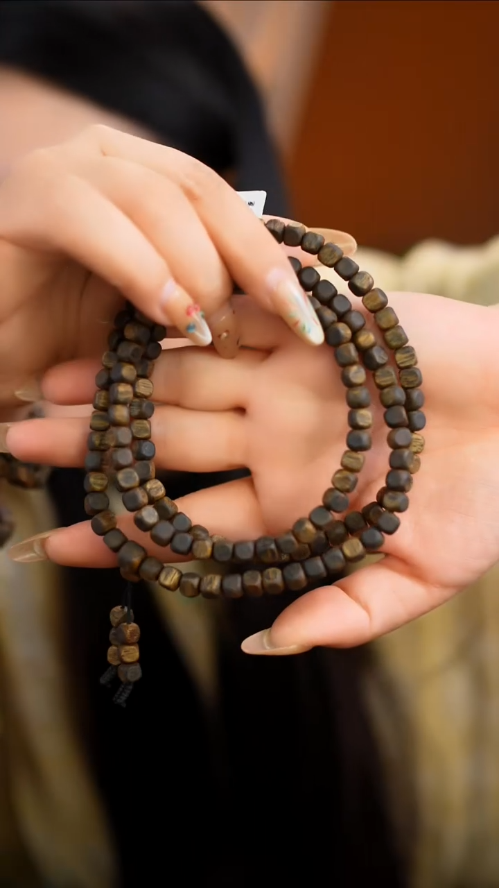 【闪购商品】沉香手串绿棋方糖多圈