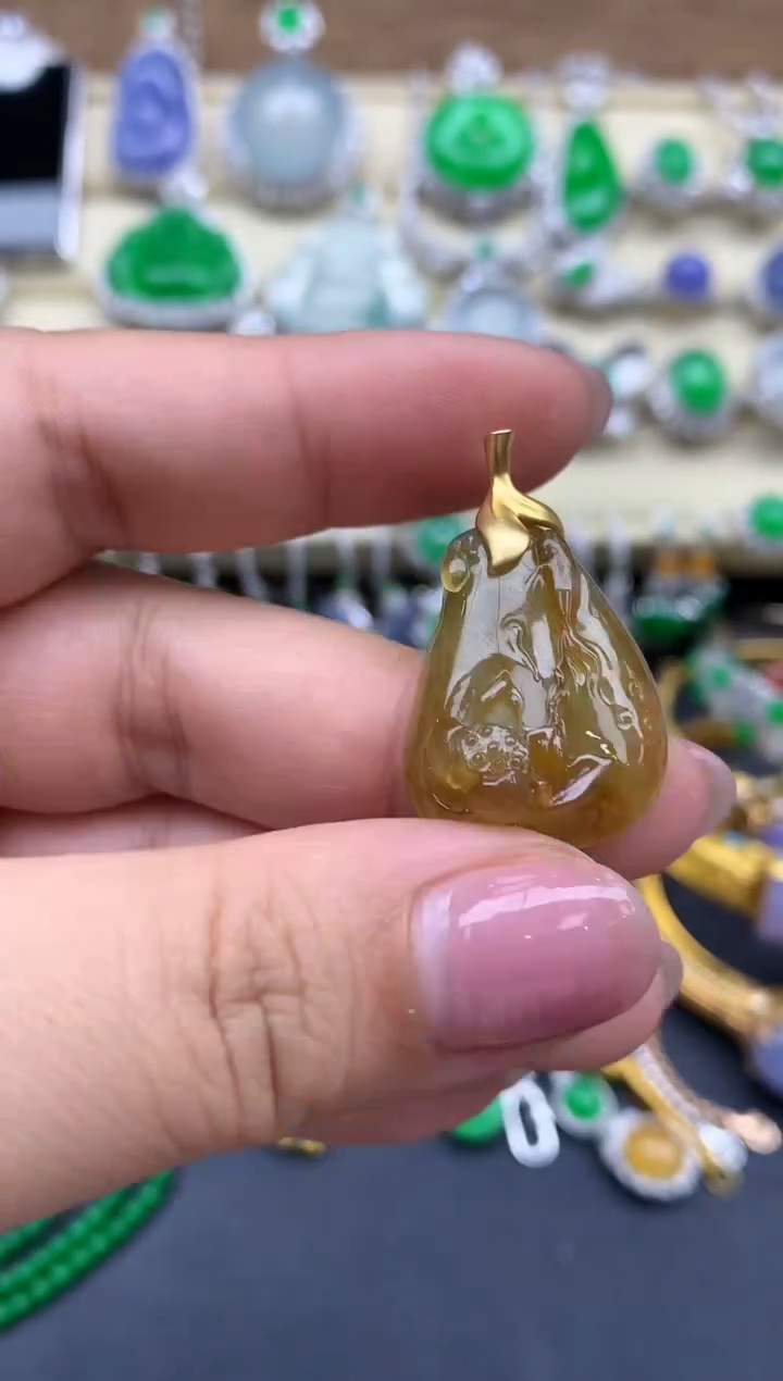 翡翠18K金镶嵌颈饰145-中国好珍宝