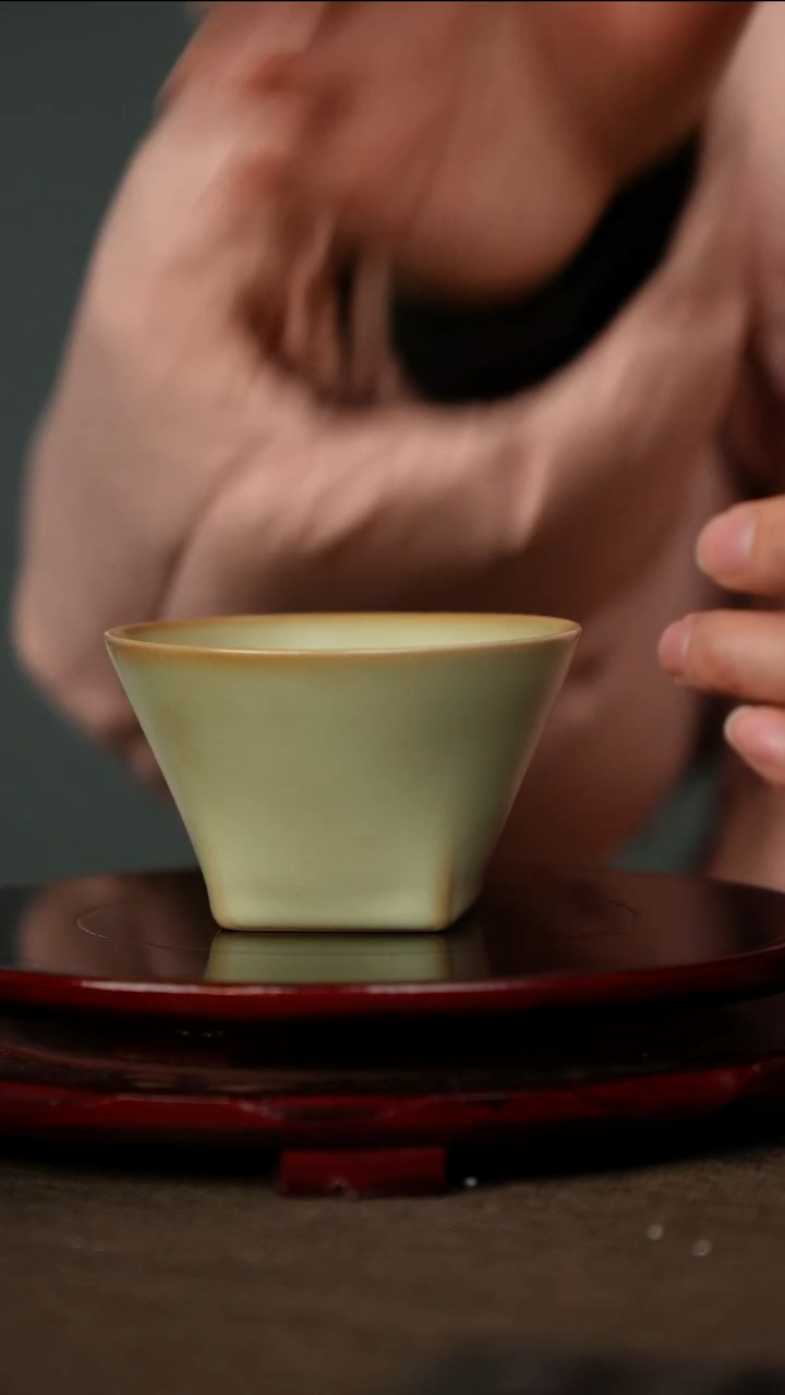 全品粉青 天圆地方杯 