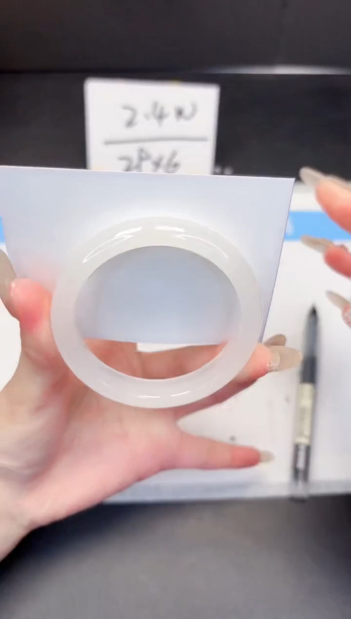 【闪购商品】石英质玉手镯未镶嵌248-55.1