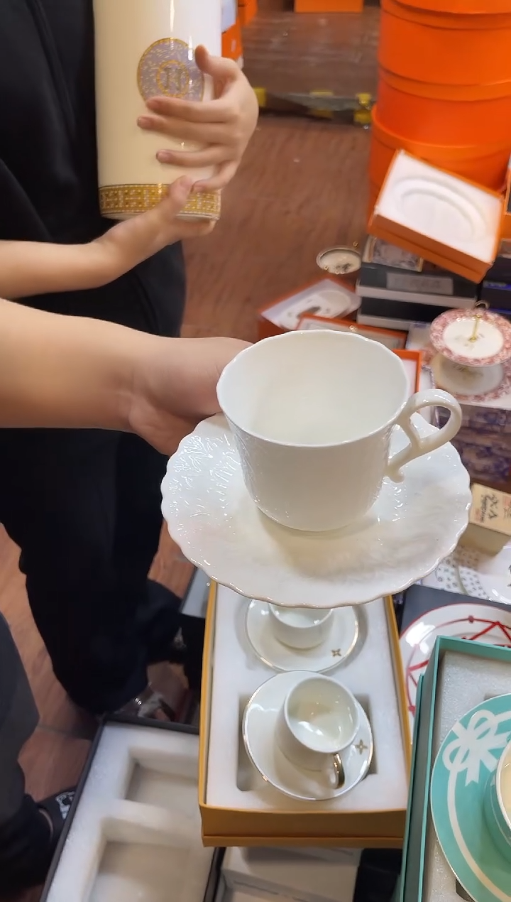 杯鸿辉家品牌瓷器，京东包邮！