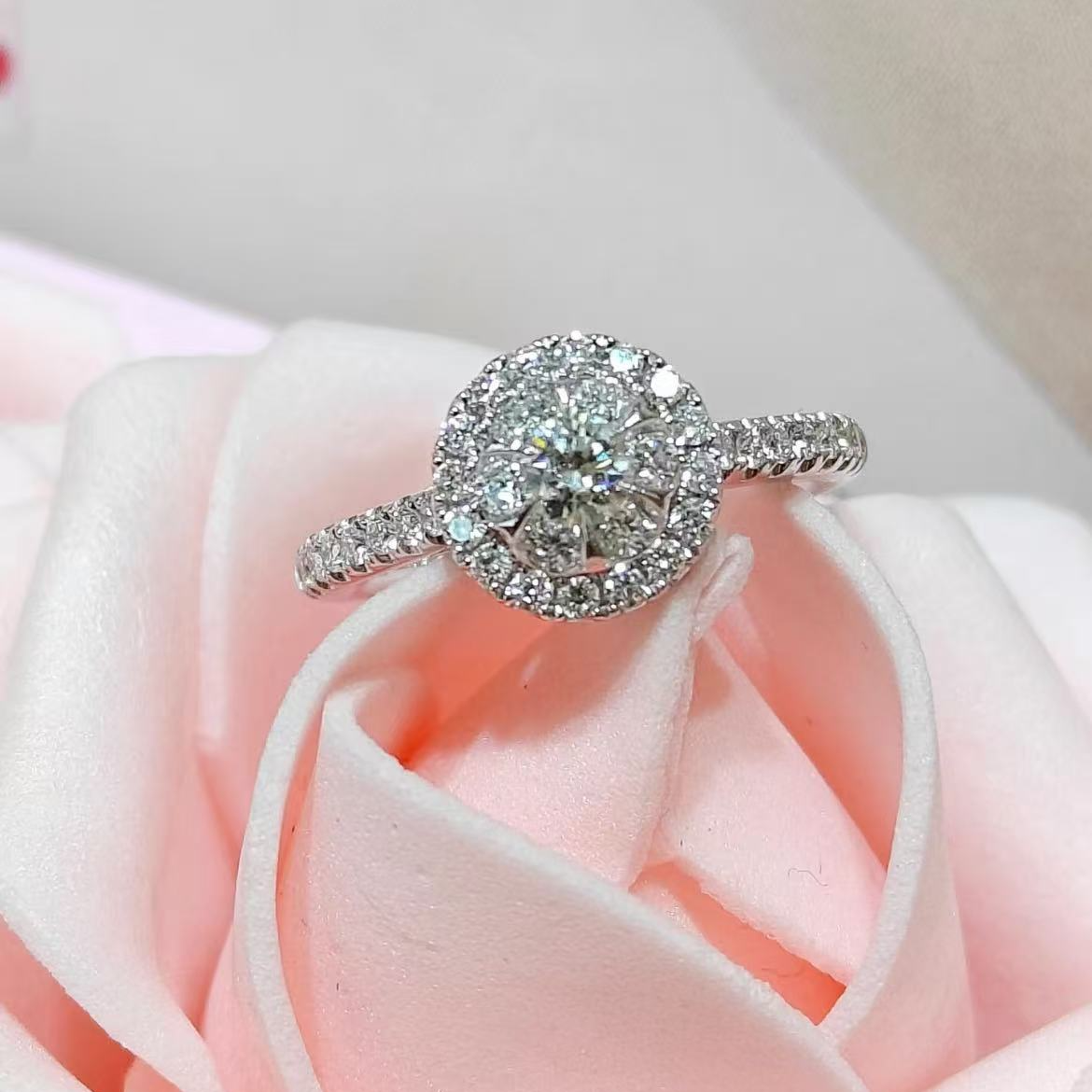 戒指AAA时尚百搭女士经典大气款